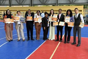 Estudiantes del IPL avanzan a etapa regional en Modelo de Naciones Unidas